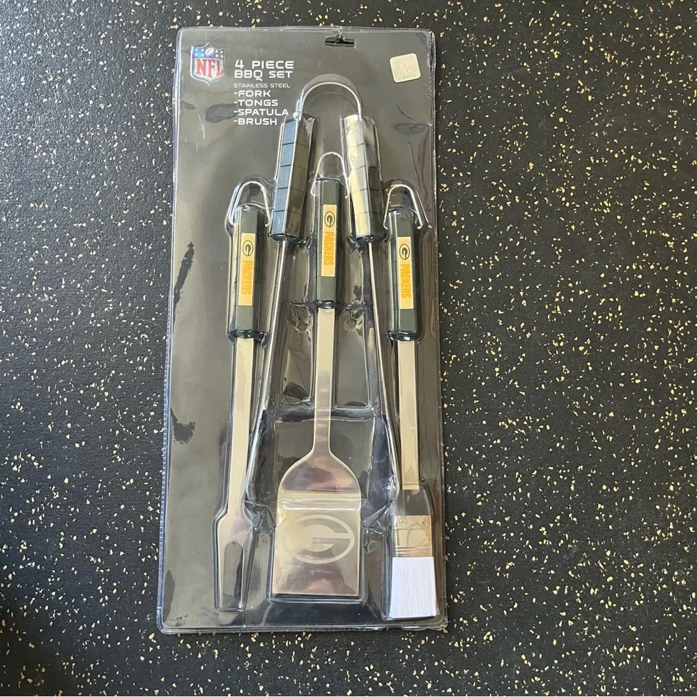 Green Bay Packers NFL 4-Piece BBQ Tool Set - New